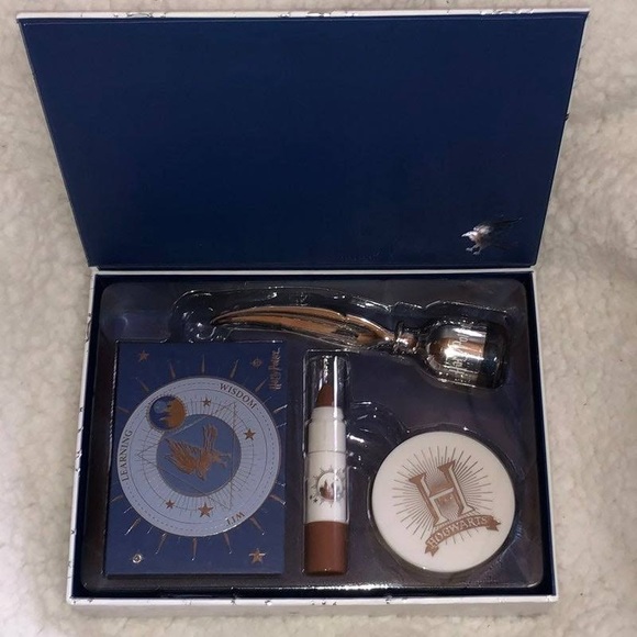 BOGO Harry Potter x Ulta Makeup Kit NWT in box Ravenclaw SOLD OUT - Picture 4 of 4